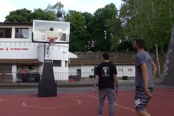 BIVŠA NBA ZVEZDA BOLJA OD POZNATOG JUTJUBERA: I dalje je košarka u krvi, osvajaču zlata sa Jugoslavijom! (VIDEO)