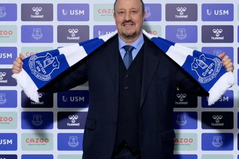 UPRKOS NAVIJAČIMA OBA KLUBA: Benites predstavljen kao novi trener Evertona!