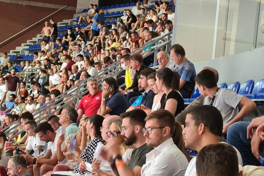 FOTO UBOD: Željko Obradović i Ostoja "upecani" u Pioniru! Sa njima u društvu VELIKI GROBAR