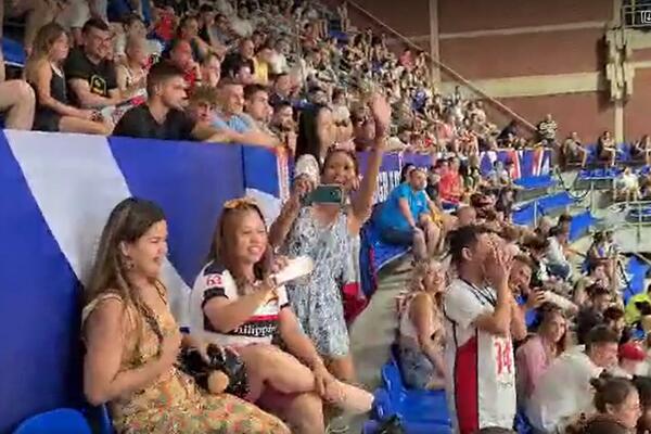 SIMPATIČNI FILIPINCI BODRILI ZEMLJAKE U BEOGRADU: Pogledajte najživahniji deo tribina "Pionira"(VIDEO)