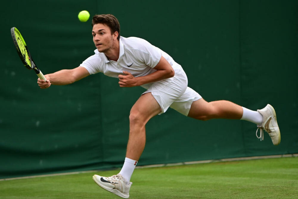 MRAK KAO SPAS: Kecmanovićev meč prekinut, sutra juri preokret protiv favorita!