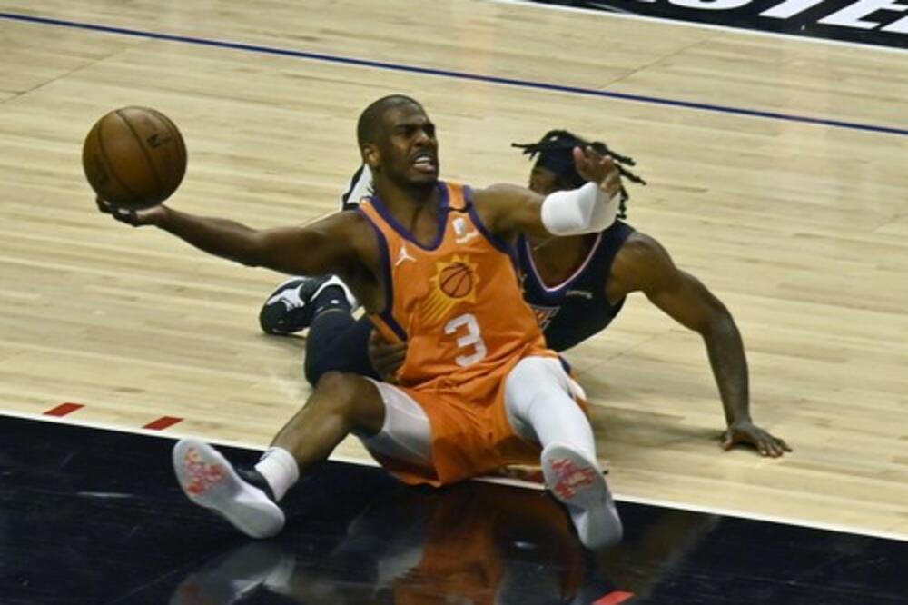 JEZIV INCIDENT U FINALU ZAPADA! Beverli je prišao Krisu Polu s leđa i učinio NEOPROSTIVU STVAR (VIDEO)