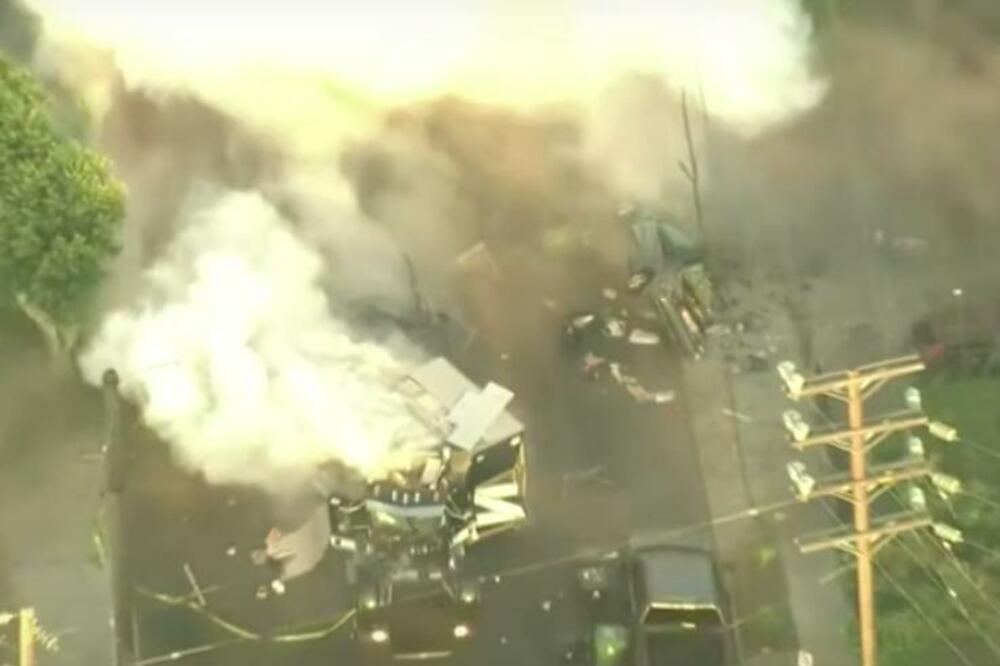 OSAM LJUDI POGINULO U NAMEŠTENOJ EKSPLOZIJI AUTOMOBILA! Meta je bio vladin konvoj u glavnom gradu SOMALIJE