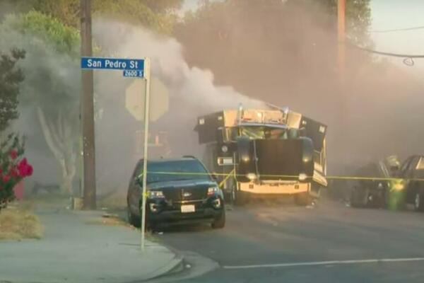 HAOS I PANIKA U LOS ANĐELESU! Eksplodirao kamion sa VATROMETOM, policija je napravila veliku GREŠKU (VIDEO)