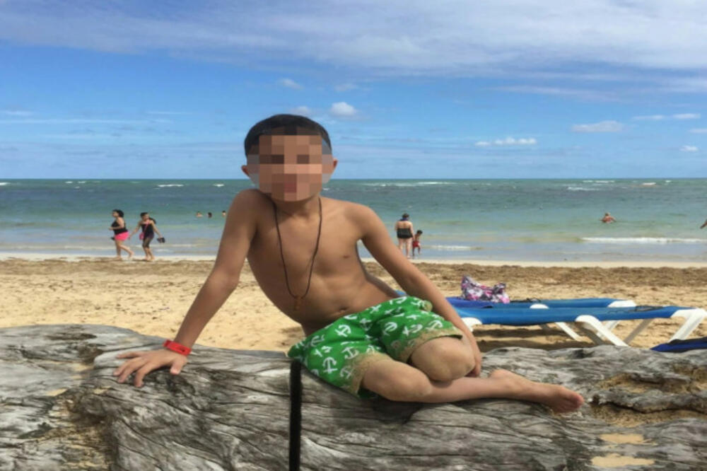 DEČAK (7) PREMINUO NA MORU NAKON JELA U RESTORANU: Pretrpeo težak anafilaktički šok, konobarica optužena za ubistvo