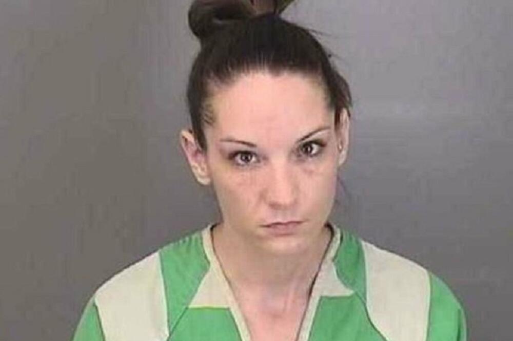 KRISTINA JE ZAVODILA DRUGOVE SVOJE ĆERKE OD 11 GODINA: Sa svima je SPAVALA, a sad joj se dešava STRAHOTA! VIDEO