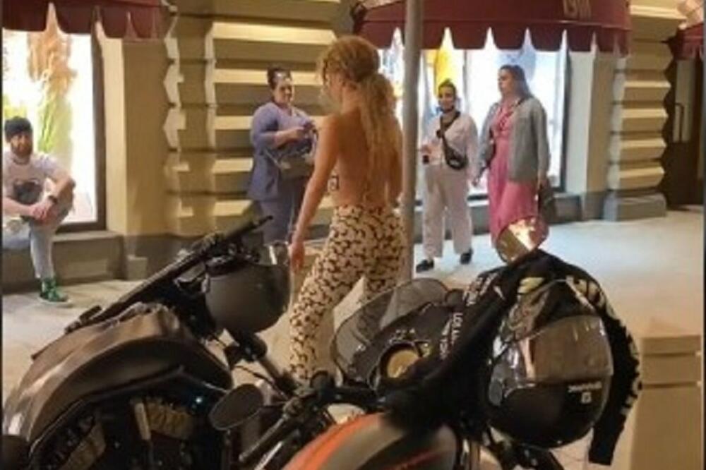 ZANOSNA RUSKINJA SA TELOM BOGINJE OČARALA INTERNET: Savršeno skinula korake iz POZNATE IGRICE (VIDEO)