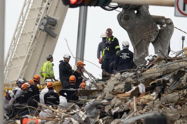 POSLE PADA VIŠESPRATNICE U MAJAMIJU: Nema više šansi da ima preživelih u ruševinama!