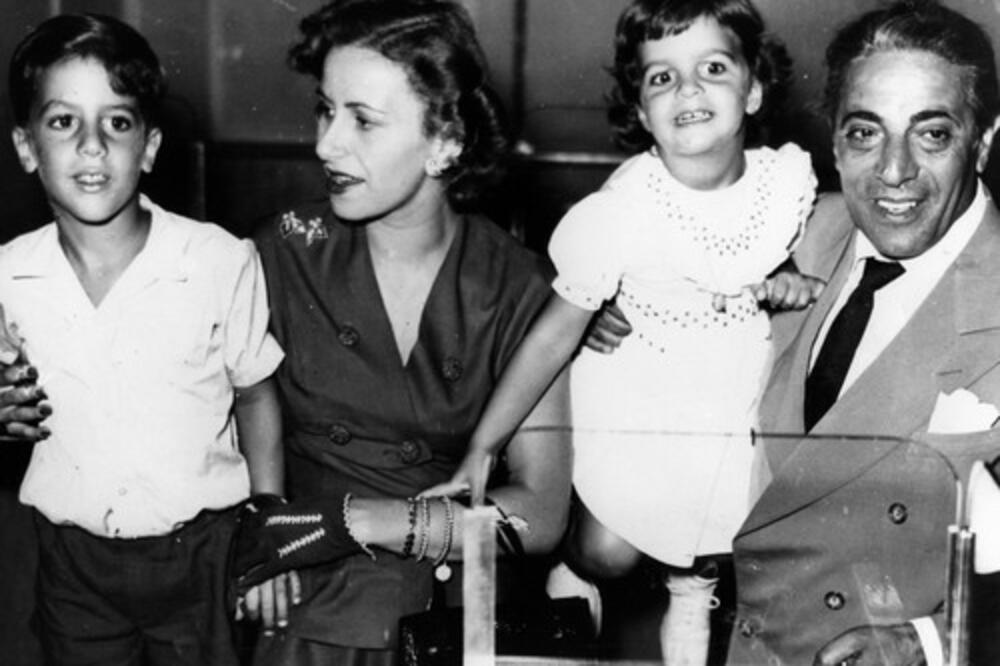 Preljube, tragične smrti i milijarde rodile su ovu lepoticu: Jedina je naslednica ''proklete porodice'', a živi...