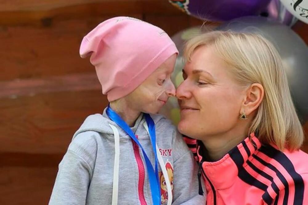 SRCE MALE IRINE NIJE IZDRŽALO, DEVOJČICA JE PREMINULA: Oglasila se neutešna majka, TUGA! (FOTO)