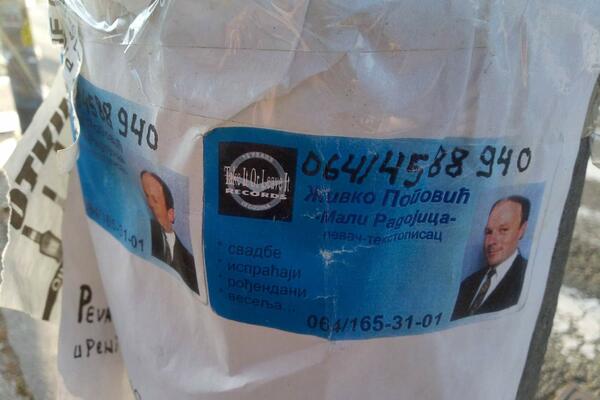 KRATKA BIOGRAFIJA PEVAČA OSVANULA NA BANDERAMA! Mali Radojica je sve lepo dočarao u oglasu, zna tačno šta mu treba!