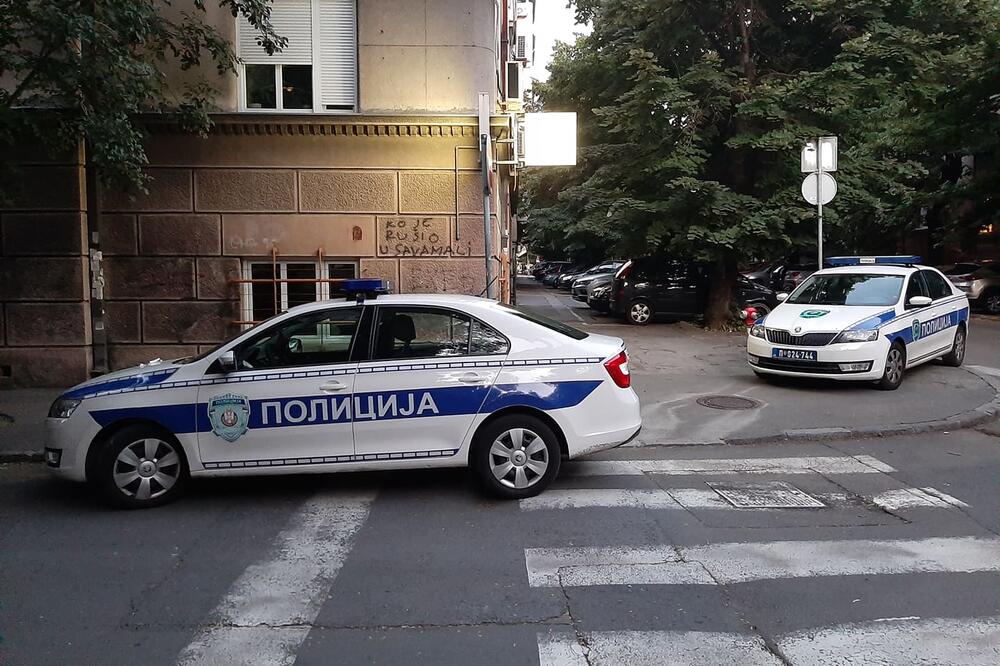 FOTO SA LICA MESTA! U ovoj ulici je mladić izboden, forenzičari su tu, očevidac sa Dorćola ispričao detalje