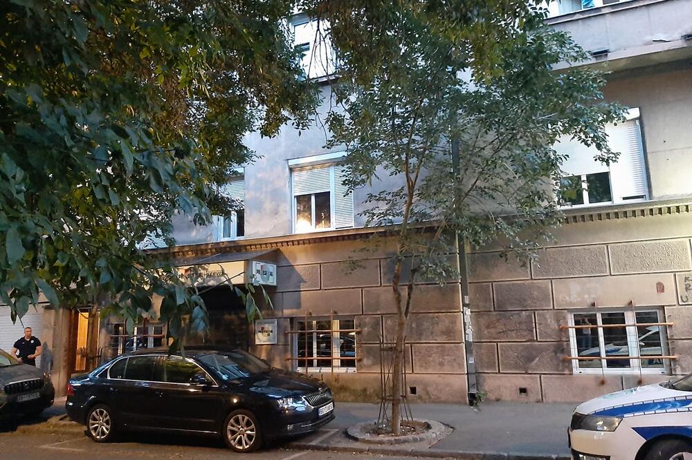 STRAHINJIĆA BANA VIŠE NEĆE BITI ISTA, UGINULA JE: Poslednji pozdrav sa Sarom obavile komšije (FOTO)