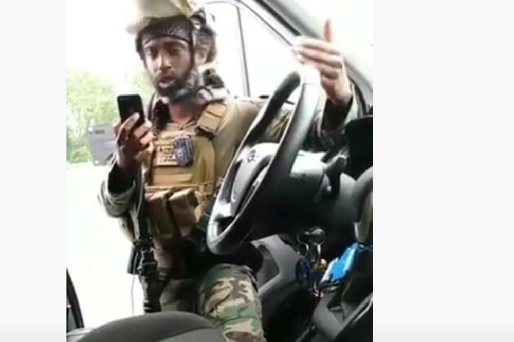 DOLIJALI AMERIKANCI NAORUŽANI DO ZUBA: Kada su videli policiju razbežali se po šumi! (VIDEO)