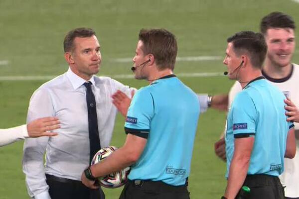 UKRAJINA POTUČENA DO NOGU, A ON KRIVI SUDIJU: Ševčenko posle meča napao "dželata" Srbije! (FOTO)