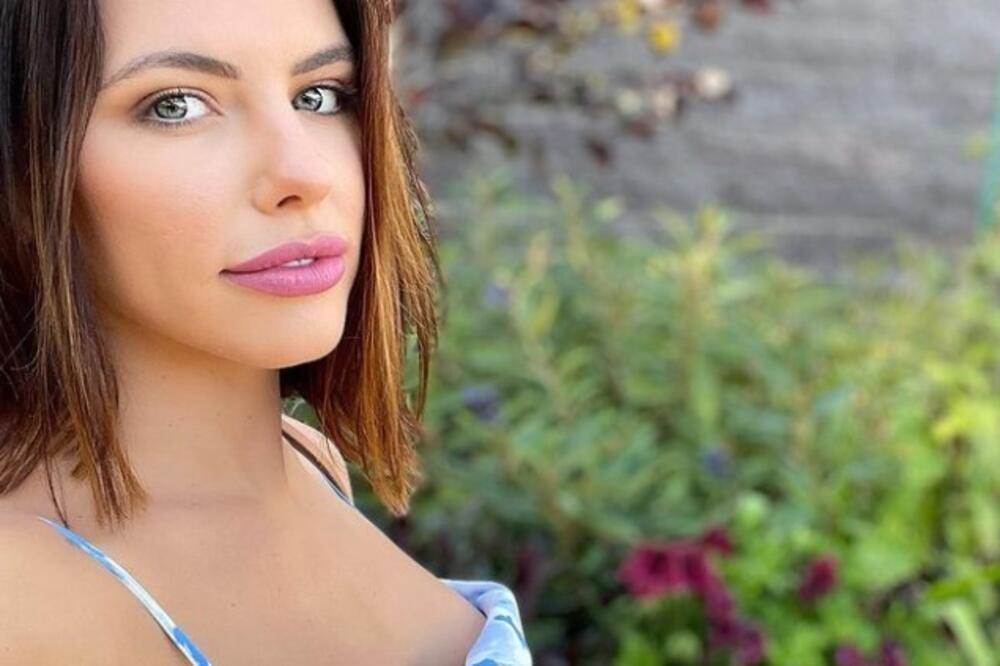 ADRIANA SLOMILA KIČMU NA DVA MESTA U JEZIVOJ NESREĆI: Glumica SRPSKOG POREKLA u BOLNICI