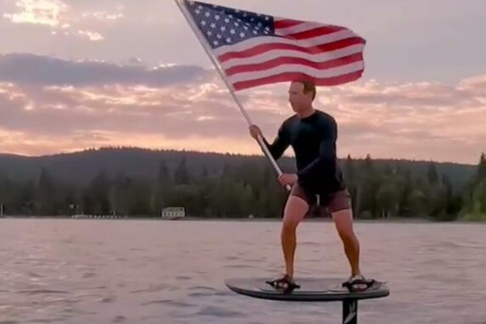 OVO NIJE MONTAŽA, OVO JE MARK ZAKERBERG KOJI SURFUJE DOK NOSI AMERIČKU ZASTAVU: Komentari na snimak su... (VIDEO)