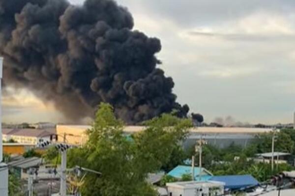 SNAŽNA EKSPLOZIJA U BANGKOKU! Evakuisano stanovništvo u blizini pogona u kome se desila kartastrofa! (VIDEO)