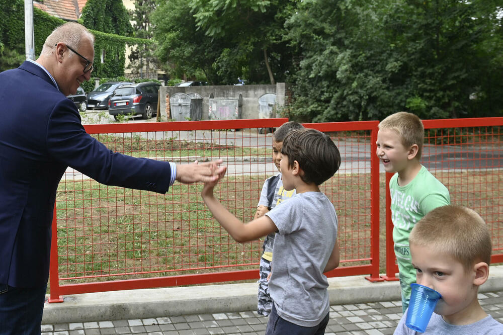 Goran Vesić: Savski venac dobio novo dečje igralište, što je trideseti uređen javni prostor u opštini