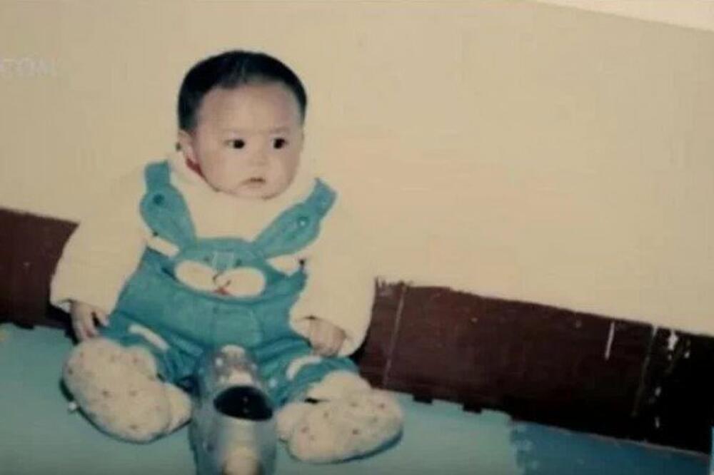 NAKON 10 GODINA OD USVAJANJA OTKRILI SU NEŠTO NEVEROVATNO O SVOJOJ BEBI: Jedva su došli sebi od šoka! (VIDEO)