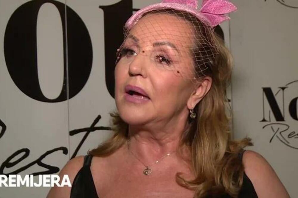 UNUKA ANE BEKUTE OBUKLA PEVAČICINU HALJINU: Izgleda brutalno dobro, ista Ana iz mlađih dana!