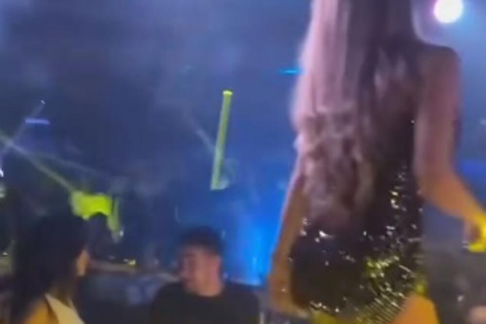 LOMI KUKOVIMA KAO DA SUTRA NE POSTOJI! A tek da vidite šta Tea Tairović zna da uradi sa BUJNOM POZADINOM! (VIDEO)