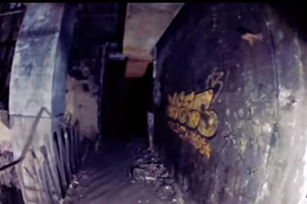 "JEZIVI" VOJNI BUNKER! Ovo je mračno mesto gde će kraljica Elizabeta boraviti u slučaju nuklearnog rata (VIDEO)