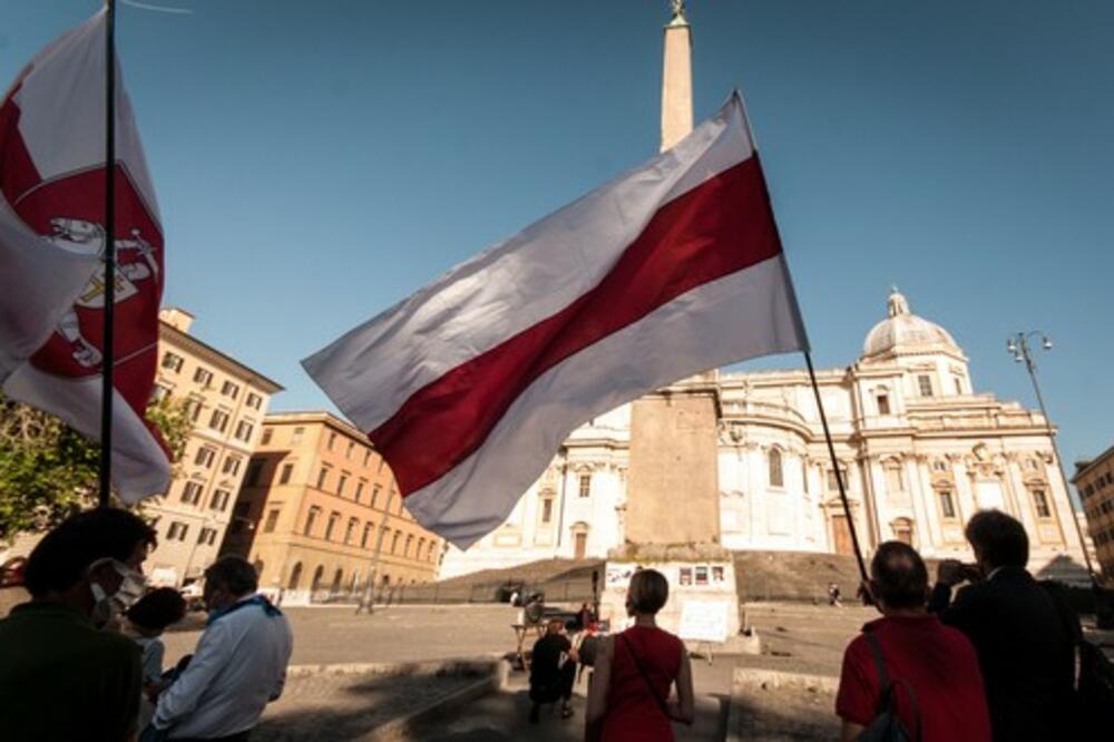 BELORUSIJA PROGLASILA 3 DRUŠTVENE MREŽE ZA EKSTREMISTIČKE: Stroge kazne za one koji se pretplate na njih