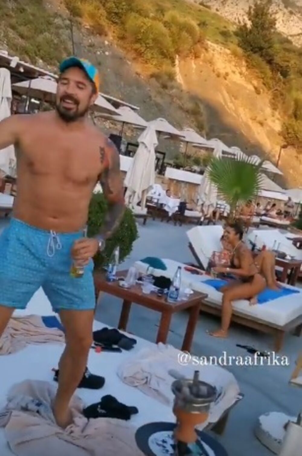 sandra afrika, Vladimir Volkov