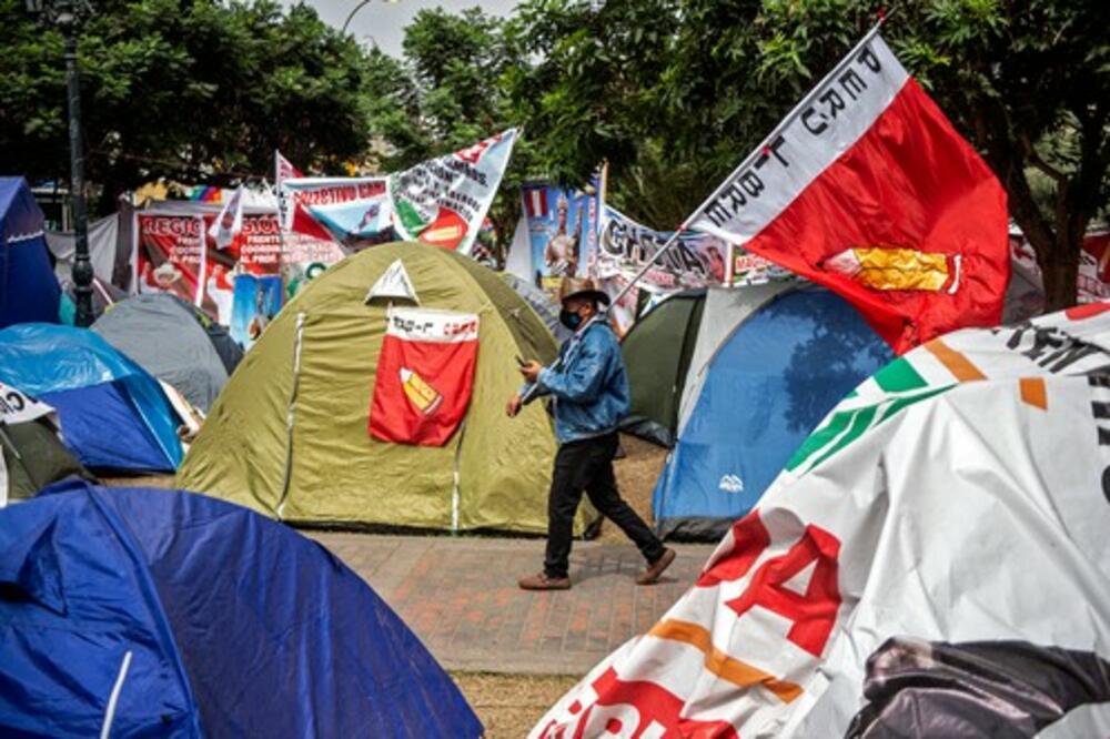 VELIKI PROTESTI U PERUU! Ljudi izašli na ulice, traže da rezultati izbora budu POTVRĐENI
