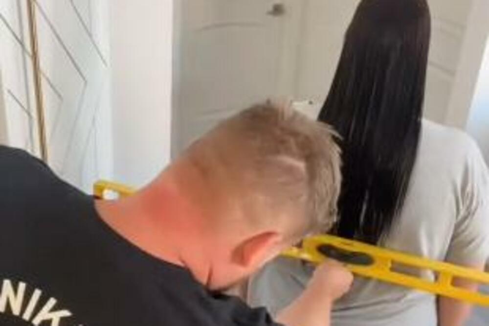 ZAMOLILA ZGODNOG MUŽA DA JOJ SKRATI KOSU,ONO ŠTO JE ON URADIO SVET JOŠ NIJE VIDEO: Uzeo ga u ruke i napravio ČUDO