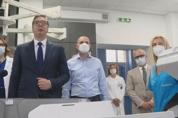 VUČIĆ NAJAVIO POVEĆANJE PLATE MEDICINSKIM RADNICIMA: Prilikom posete bolnice "Sveti Sava" otkrio je DETALJE!