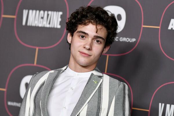 POZNATOG PEVAČA RASKRINKALI DA JE GEJ! MORAO JE CELU ISPOVEST DA OTKRIJE: "Izabrao sam da živim sa posledicama"!