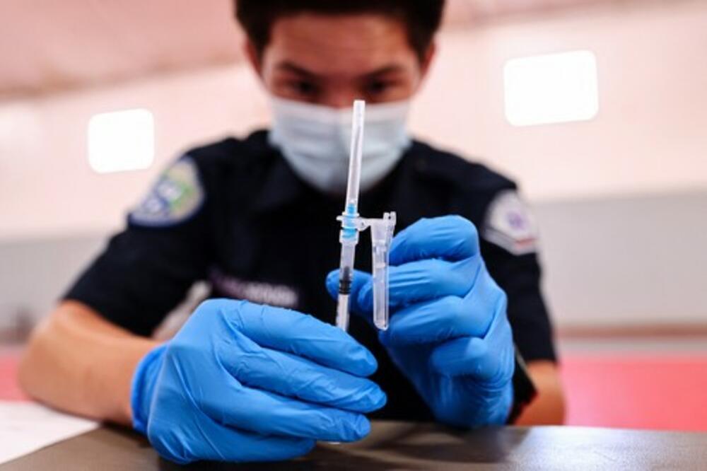 STRAŠNO UPOZORENJE NAUČNIKA: EPSILON SOJ korone, koji je nastao u Kaliforniji, MOŽE BITI OTPORAN NA VAKCINE!