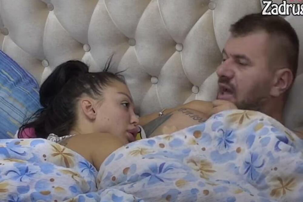 MAJA JANJUŠU ZABRANILA PRAVO DA IMA FIZIOLOŠKE POTREBE: Krenuo je u wc, RAZBESNELA SE, a onda je nastao HAOS! VIDEO