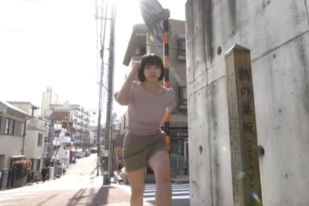 ZVUČI BIZARNO, ALI JE ŽIVA ISTINA! Japanci već 15 godina svako veče na malim ekranima gledaju VEOMA ČUDNU EMISIJU