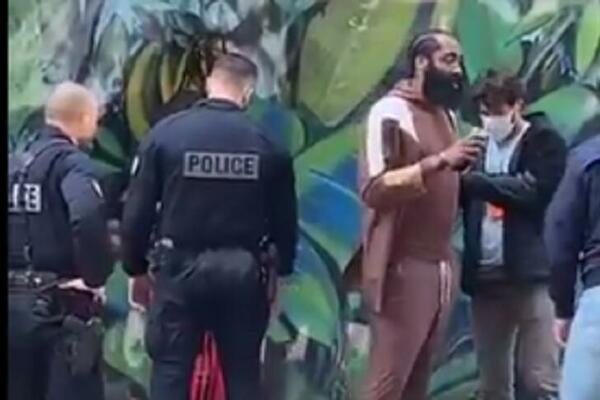 KAKAV ŠOK ZA NBA ZVEZDU: Na ulicama Pariza ga pomešali sa MIGRANTOM, a potom ga pretresali i našli DROGU! (Video)