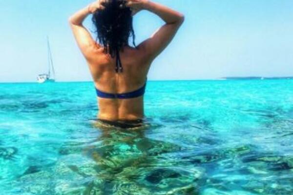 VODITELJKA NOVE TV ZAPALILA HRVATSKO PRIMORJE! KADA SE IVANA SKINE GORI MORE,TOPE SE PLANINE: Božanstvena i magična