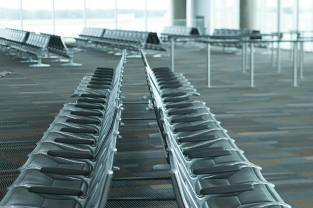 STRUJA UBILA MLADIĆA NA AERODROMU U PODGORICI: Strašna nesreća u Crnoj Gori