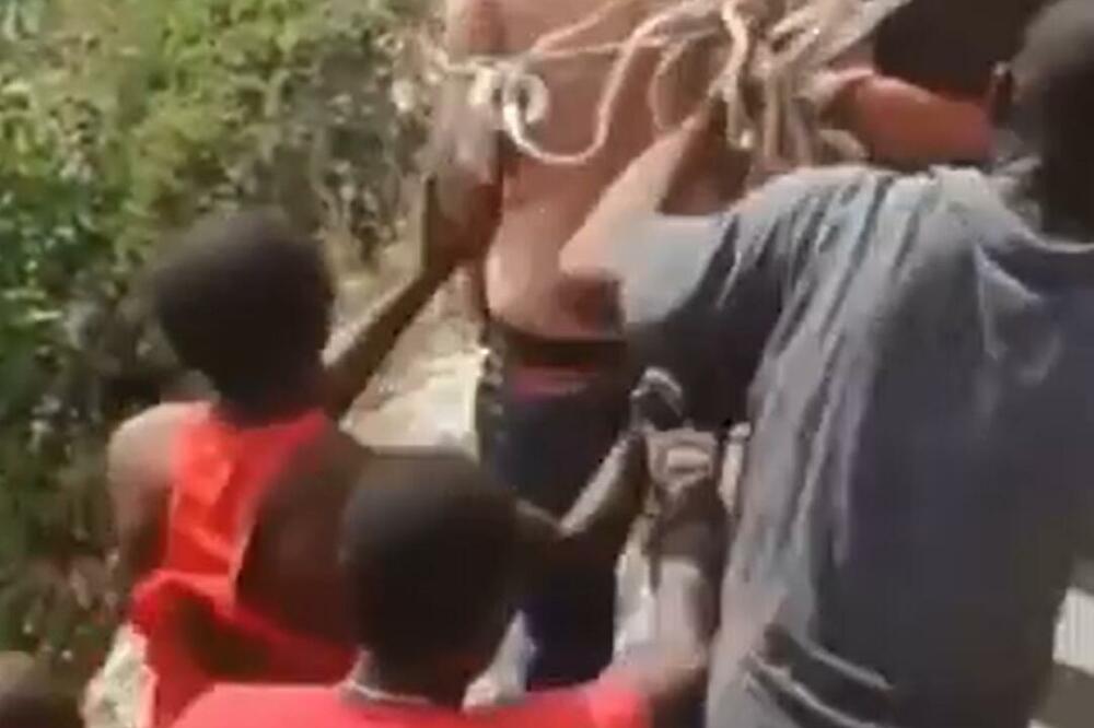 UBISTVO PREDSEDNIKA GRAĐANI NE OPRAŠTAJU! Izašli snimci privođenja, narod vuče KRVAVE KOMANDOSE! (VIDEO)