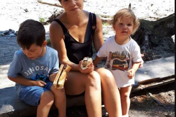 TRAŽIO JE DA BUDEMO PORODICA, INAČE NEĆU VIDETI DECU: Majka nestale dece ispričala ko ih je ODVEO!