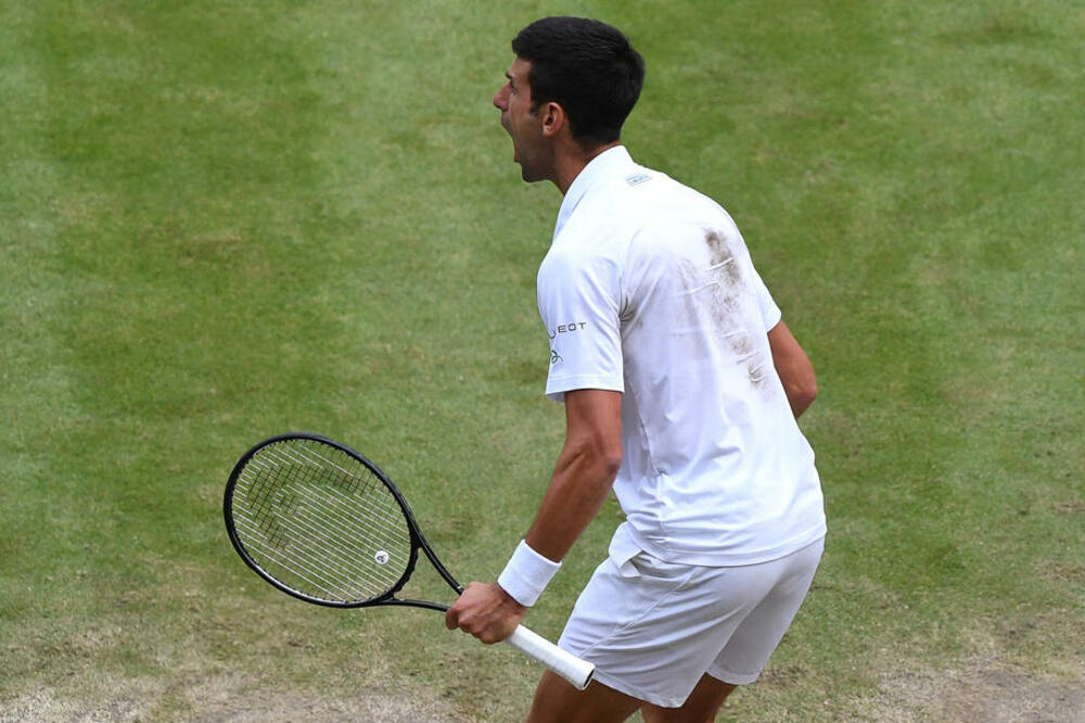 OVO SE NA VIMBLDONU NIKADA NIJE DESILO: Nesvakidašnji skandal je potresao sve Novakove navijače u Londonu!