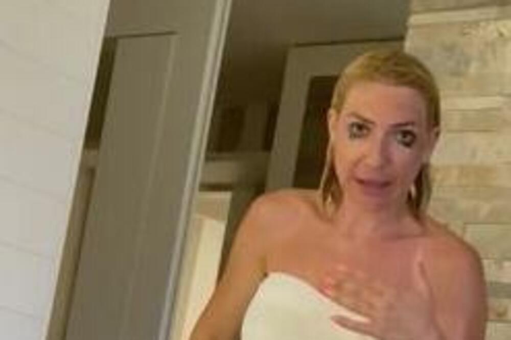 "RAZROKANA SAM I RAŠČEREČENA SA SVIH STRANA": Jovana Jeremić potpuno BEZ ODEĆE i sa razlivenom šminkom ŠOKIRALA!