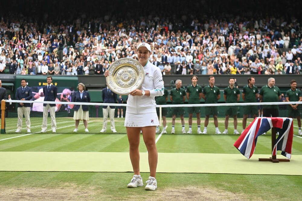 BARTI JE ŠAMPIONKA VIMBLDONA: Veliki trenutak za najbolju teniserku sveta (FOTO)