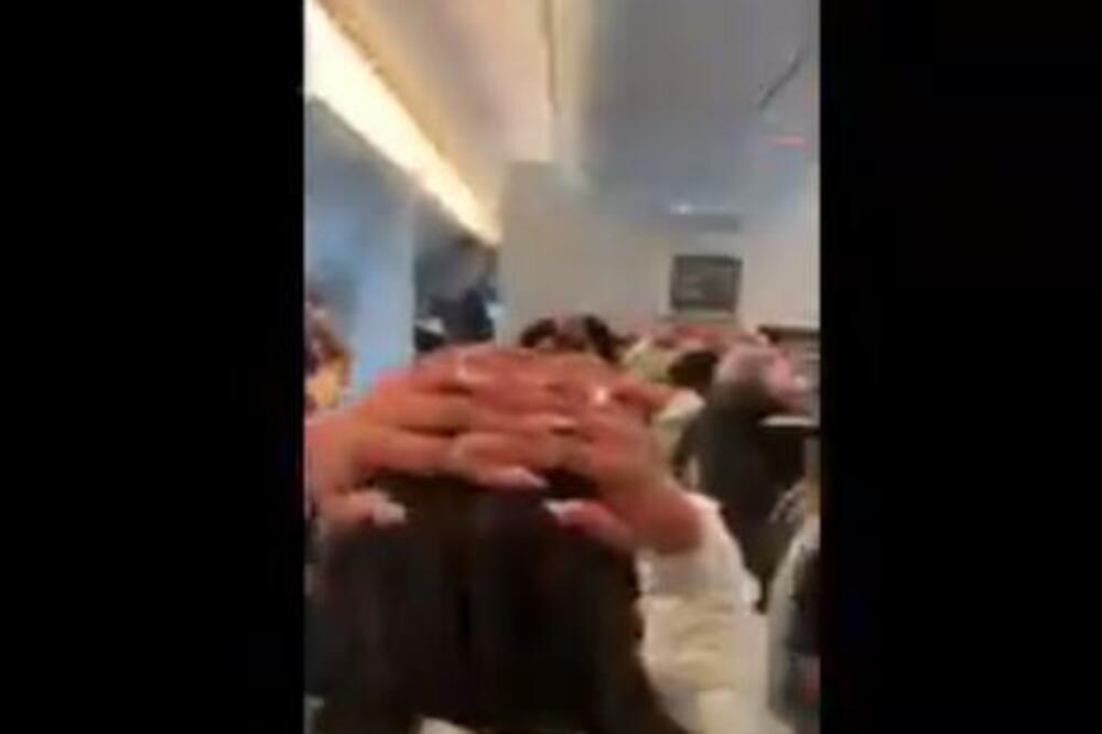 PUTNICI "AMERICAN AIRLINES"-A PREŽIVELI PRAVU TORTURU: Poslednji sat LETA kao iz noćne MORE!