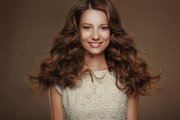 POTPUNA ZAŠTITA KOSE TOKOM LETA: Top proizvodi za zdravu, jaku i sjajnu dlaku tokom sunčanih i vrelih dana!