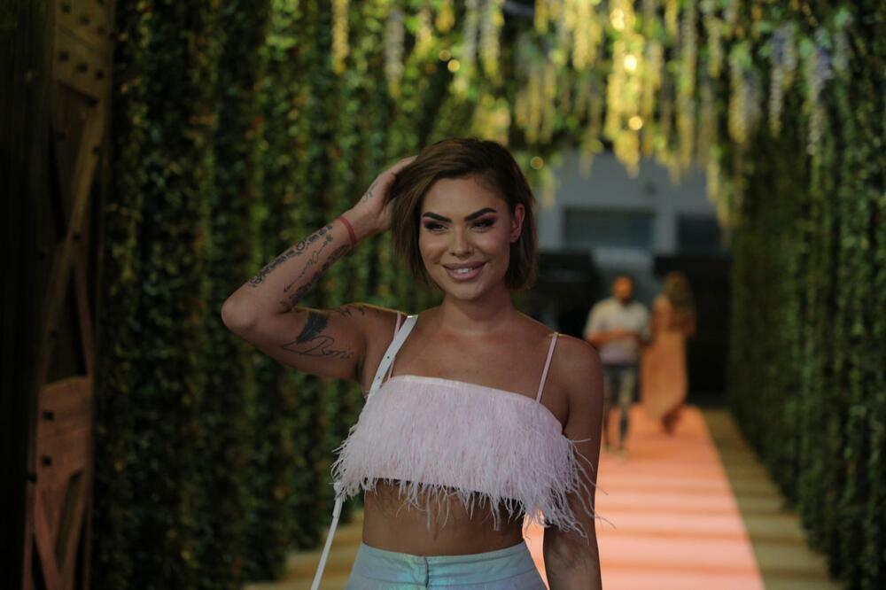 I NAKON SVEGA? MINA VRBAŠKI I FILIP CAR ZAJEDNO STIGLI NA VELIKU ŽURKU ZA KRAJ ZADRUGE!