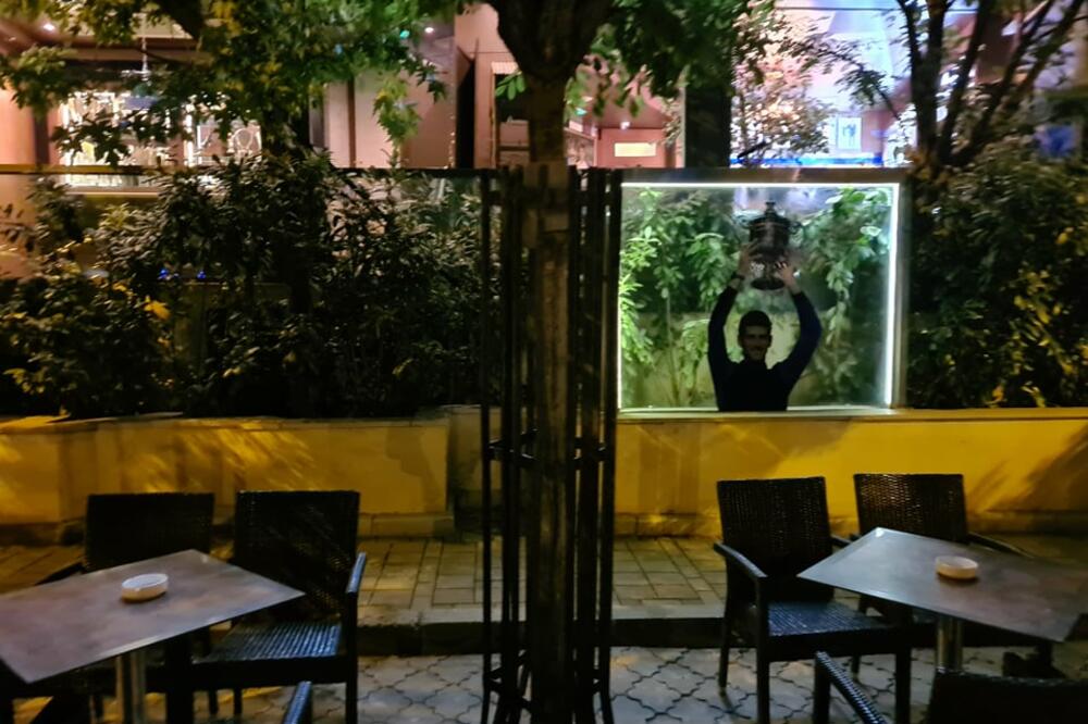 OTIŠLI SMO DO NOVAKOVOG RESTORANA NAKON ŠTO JE OSVOJIO VIMBLDON: Tamo smo zatekli MUK! (FOTO) (VIDEO)