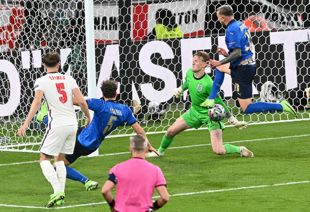 Fudbalska reprezentacija Italije, Fudbalska reprezentacija Engleske