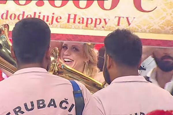 NATAŠA PAJOVIĆ POBEDNICA PAROVA 9!